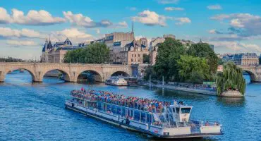 bateau sur seine paris