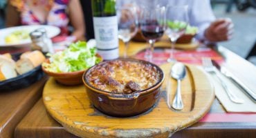 Quoi et où manger à Toulouse : un voyage gourmand dans la Ville Rose